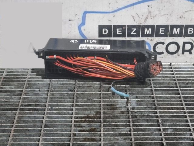 bontott AUDI Q3 Biztosítéktábla Utastér