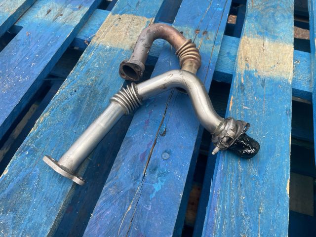 bontott AUDI Q3 EGR Hűtő Cső