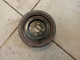 bontott AUDI Q3 Főtengely Szíjtárcsa