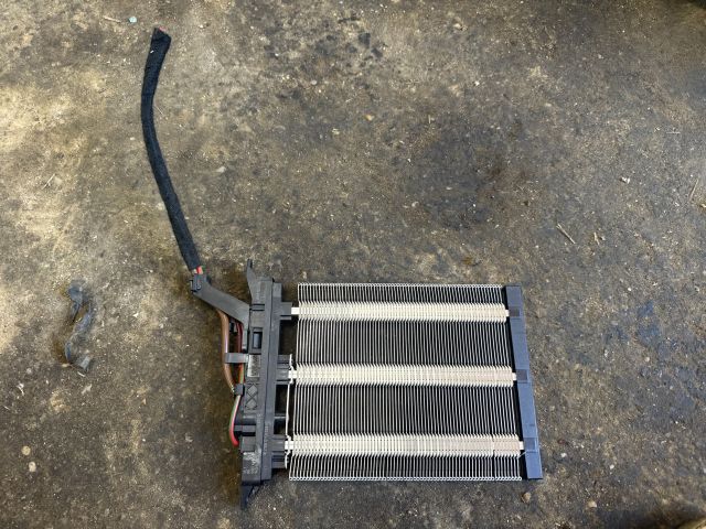 bontott AUDI Q3 Fűtőradiátor