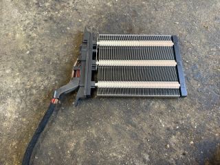 bontott AUDI Q3 Fűtőradiátor