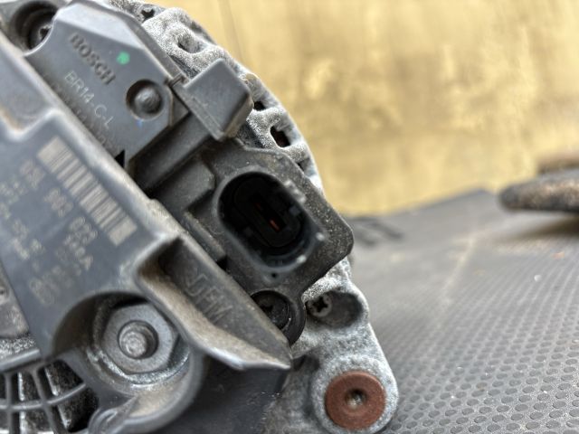 bontott AUDI Q3 Generátor