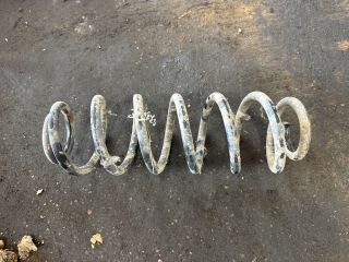 bontott AUDI Q3 Hátsó Rugó