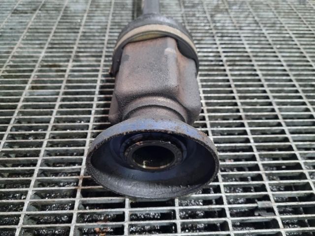 bontott AUDI Q3 Jobb Féltengely