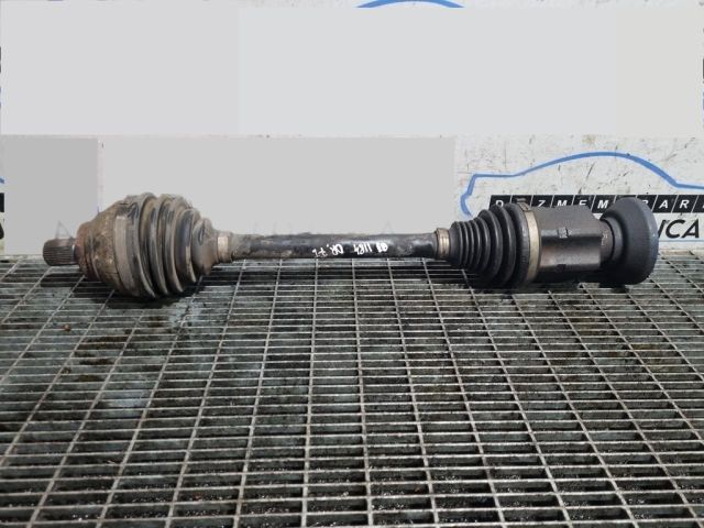 bontott AUDI Q3 Jobb Féltengely