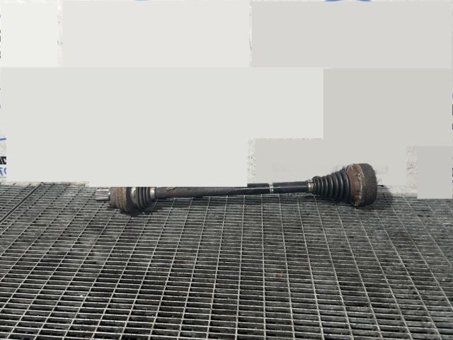 bontott AUDI Q3 Jobb hátsó Féltengely