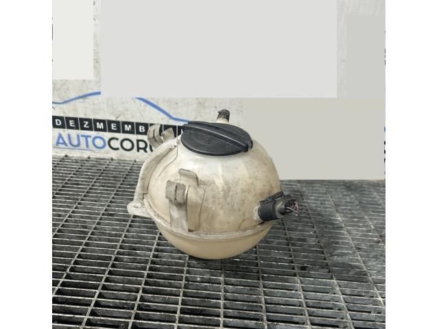 bontott AUDI Q3 Kiegyenlítő Tartály