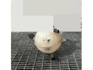 bontott AUDI Q3 Kiegyenlítő Tartály