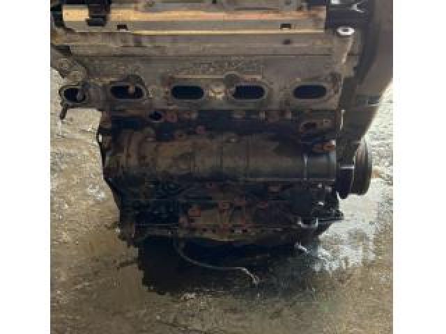 bontott AUDI Q3 Motor (Fűzött blokk hengerfejjel)