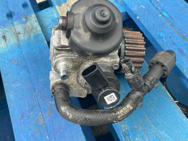 bontott AUDI Q3 Nagynyomású Szivattyú