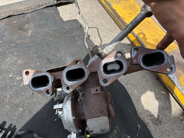 bontott AUDI Q3 Turbó