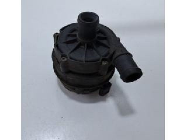 bontott AUDI Q3 Vízpumpa