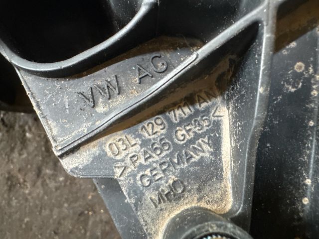 bontott AUDI Q3 Szívósor