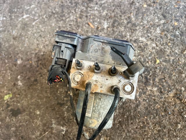 bontott AUDI Q3 ABS Kocka