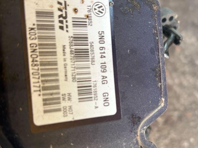 bontott AUDI Q3 ABS Kocka