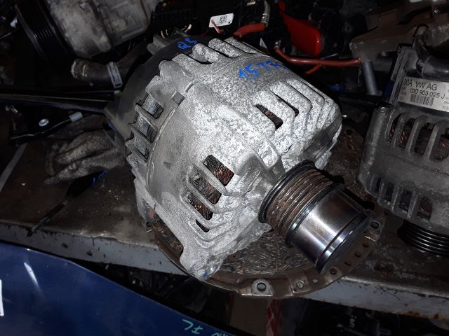 bontott AUDI Q3 Generátor