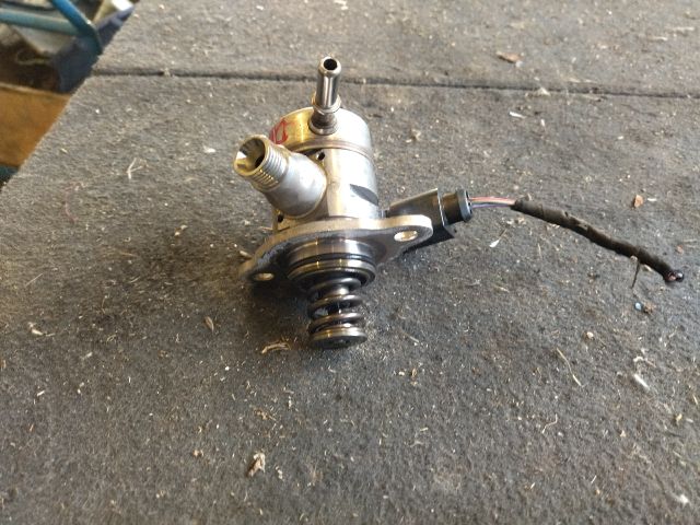 bontott AUDI Q3 Nagynyomású Szivattyú