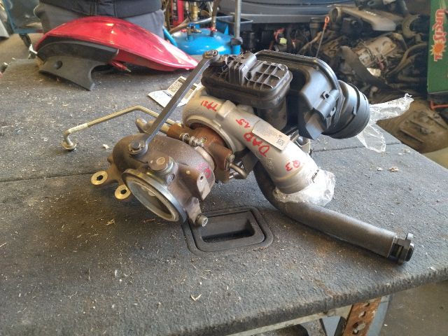 bontott AUDI Q3 Turbó