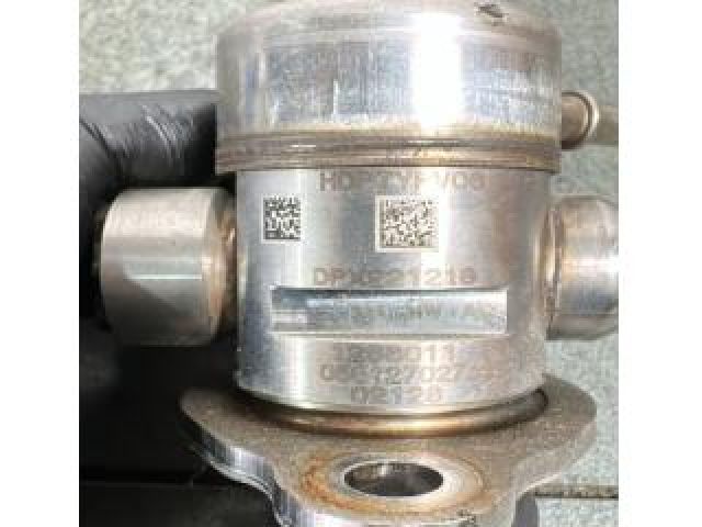 bontott AUDI Q3 Üzemanyag Szivattyú