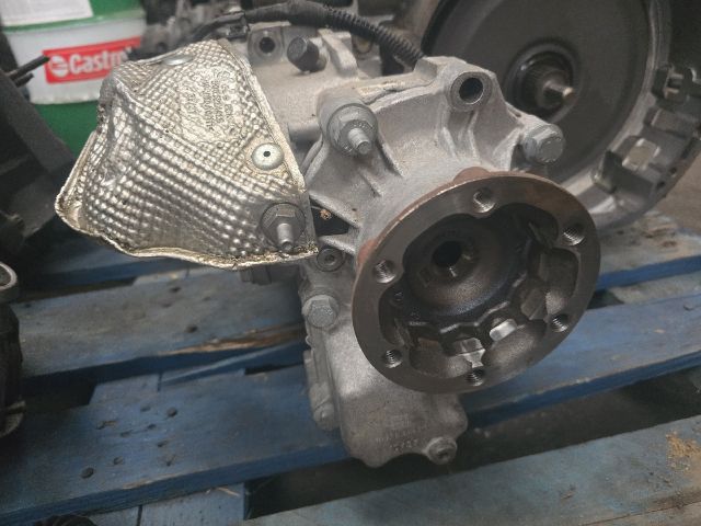 bontott AUDI Q3 Osztómű