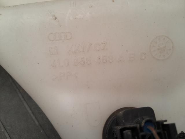 bontott AUDI Q3 Ablakmosó Tartály