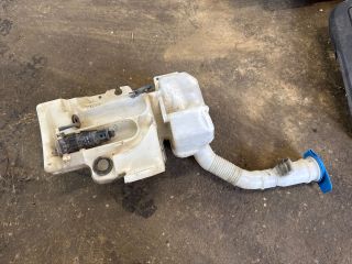 bontott AUDI Q3 Ablakmosó Tartály