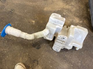 bontott AUDI Q3 Ablakmosó Tartály