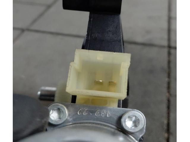 bontott AUDI Q3 Bal első Ablakemelő Motor