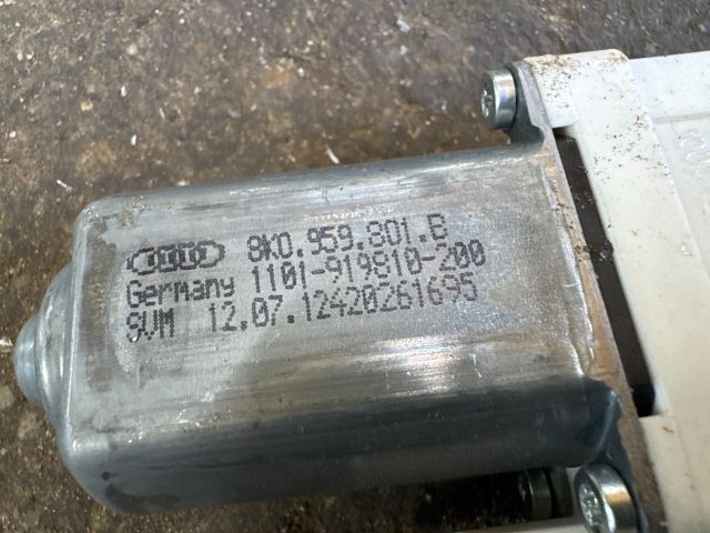 bontott AUDI Q3 Bal első Ablakemelő Motor