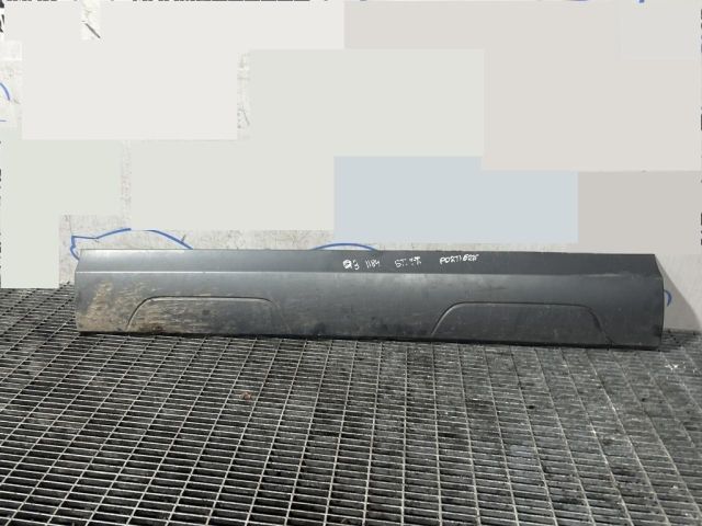 bontott AUDI Q3 Bal első Ajtó Díszléc