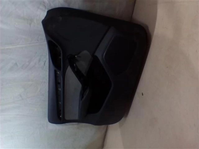 bontott AUDI Q3 Bal első Ajtó Kárpit