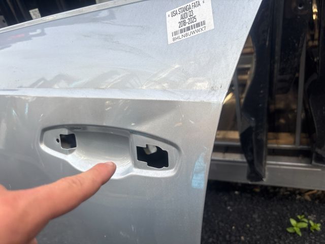 bontott AUDI Q3 Bal első Ajtó (Üres lemez)