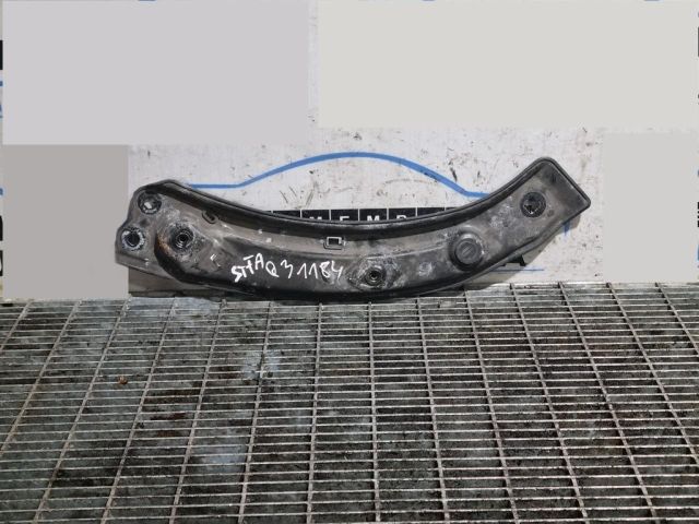 bontott AUDI Q3 Bal Fényszóró Tartó