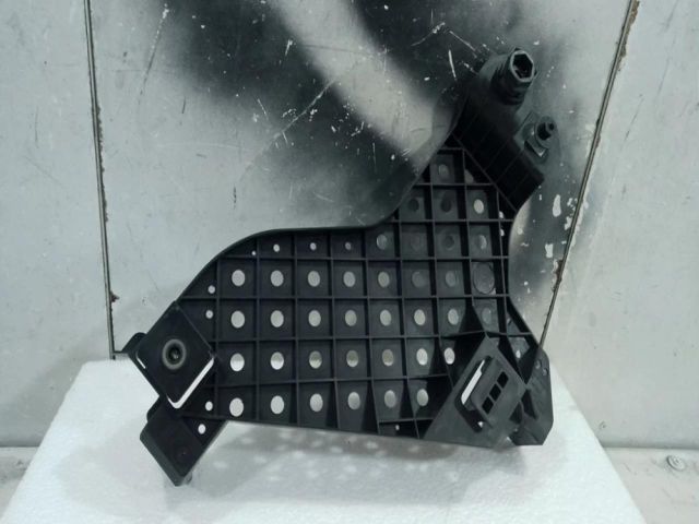 bontott AUDI Q3 Bal Fényszóró Tartó