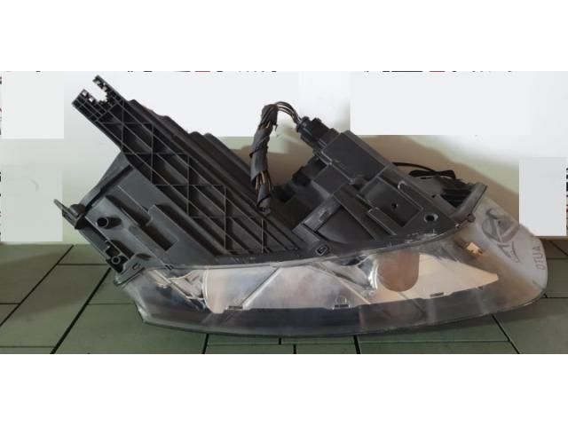 bontott AUDI Q3 Bal Fényszóró