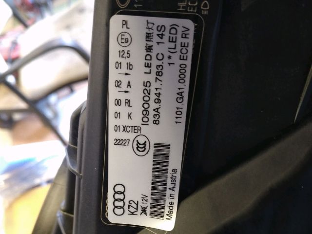 bontott AUDI Q3 Bal Fényszóró