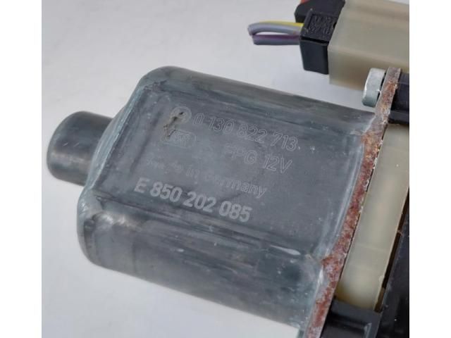 bontott AUDI Q3 Bal hátsó Ablakemelő Szerkezet (Elektromos)