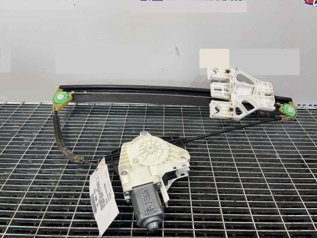 bontott AUDI Q3 Bal hátsó Ablakemelő Szerkezet (Elektromos)