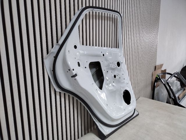 bontott AUDI Q3 Bal hátsó Ajtó (Üres lemez)