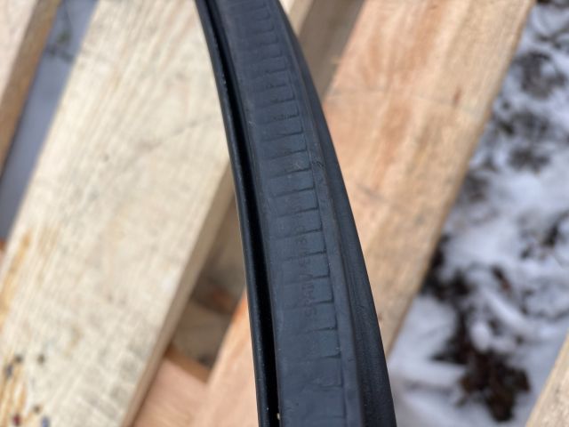 bontott AUDI Q3 Bal hátsó Gumikéder