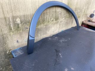 bontott AUDI Q3 Bal hátsó Sárvédő Szélesítő