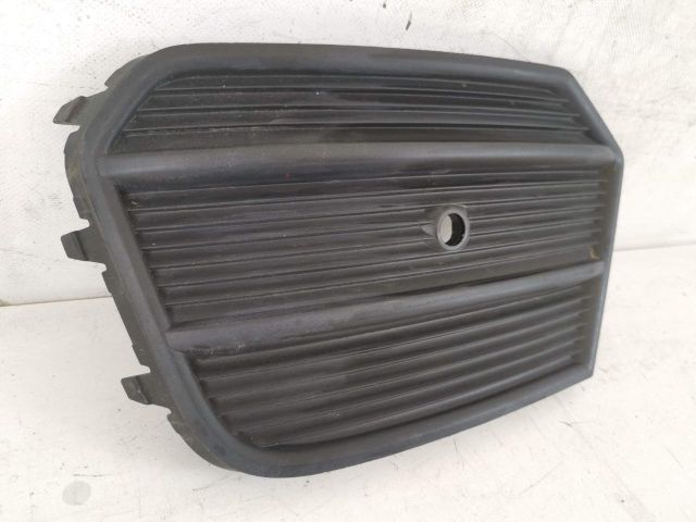 bontott AUDI Q3 Bal Ködzárófény Keret