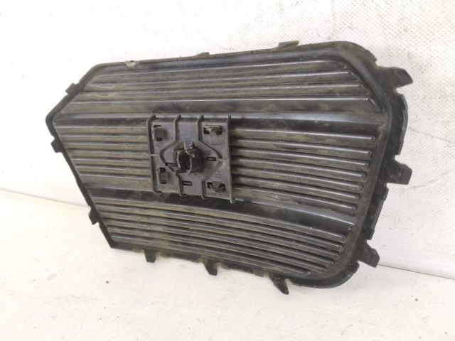 bontott AUDI Q3 Bal Ködzárófény Keret