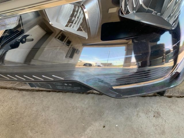 bontott AUDI Q3 Bal Ledes Fényszóró