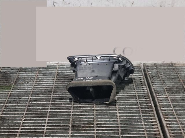 bontott AUDI Q3 Bal Szellőző