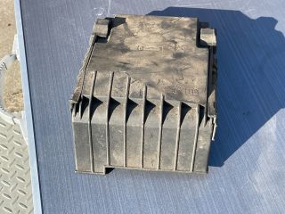 bontott AUDI Q3 Biztosítéktábla Fedél