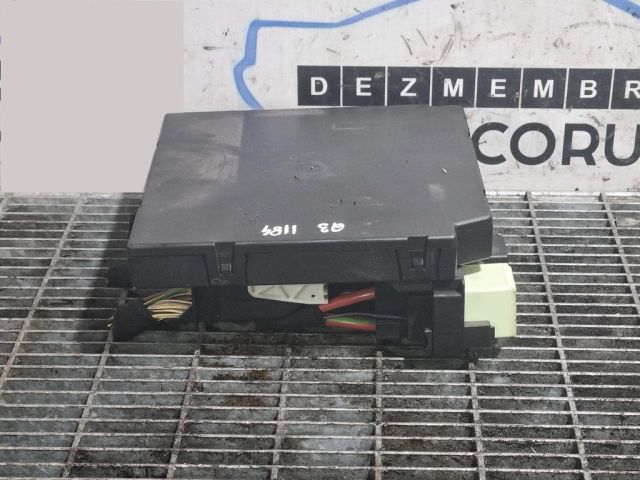 bontott AUDI Q3 Biztosítéktábla Utastér