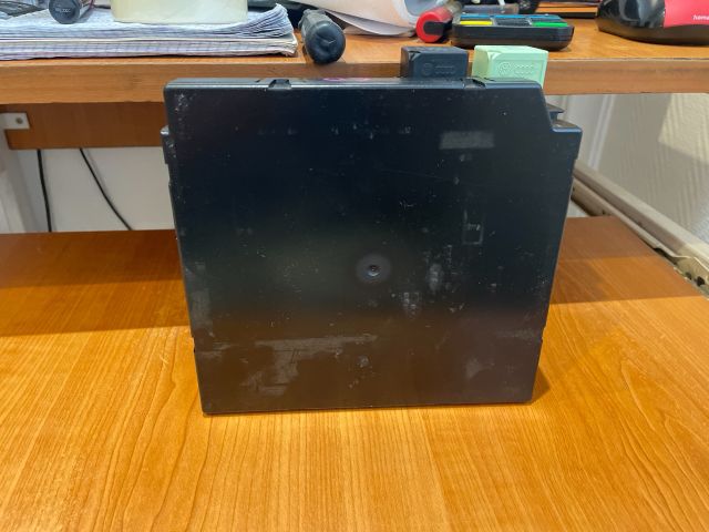 bontott AUDI Q3 Biztosítéktábla Utastér