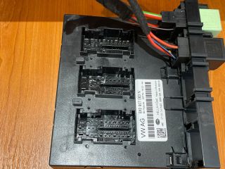 bontott AUDI Q3 Biztosítéktábla Utastér