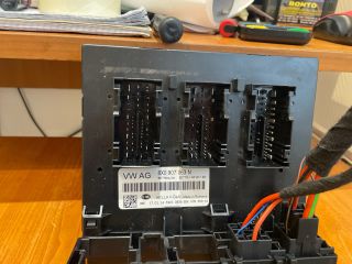 bontott AUDI Q3 Biztosítéktábla Utastér